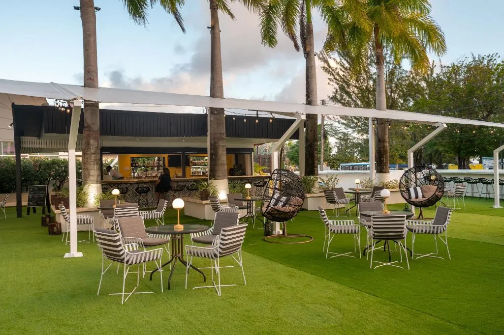 Bar, The Rockley by Ocean Hotels, Barbados