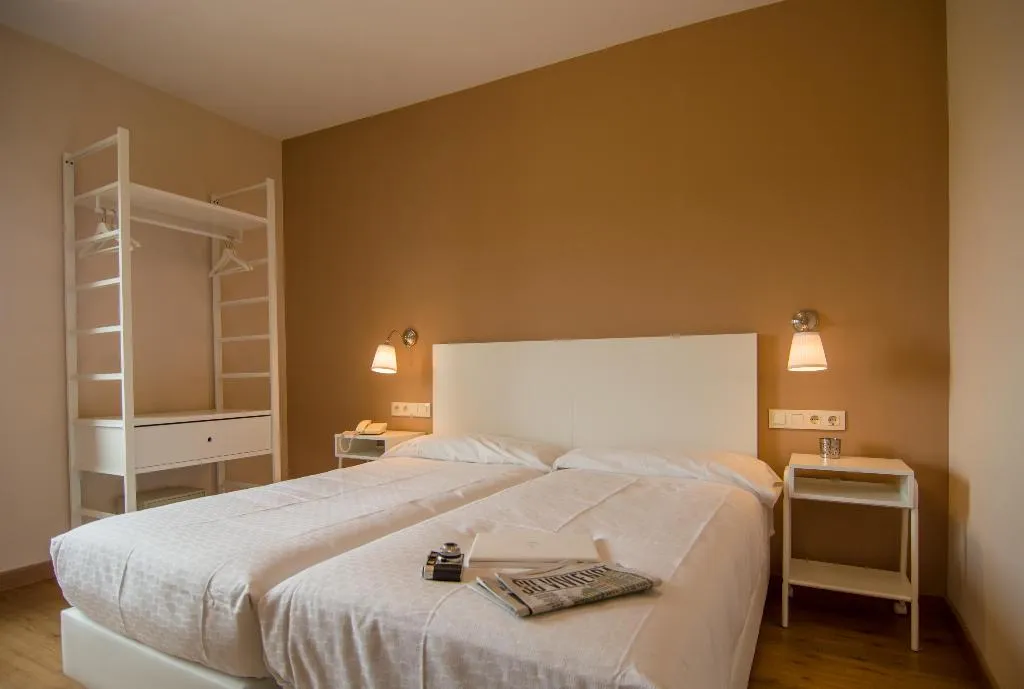 Room, Los Cigarrales, Madrid