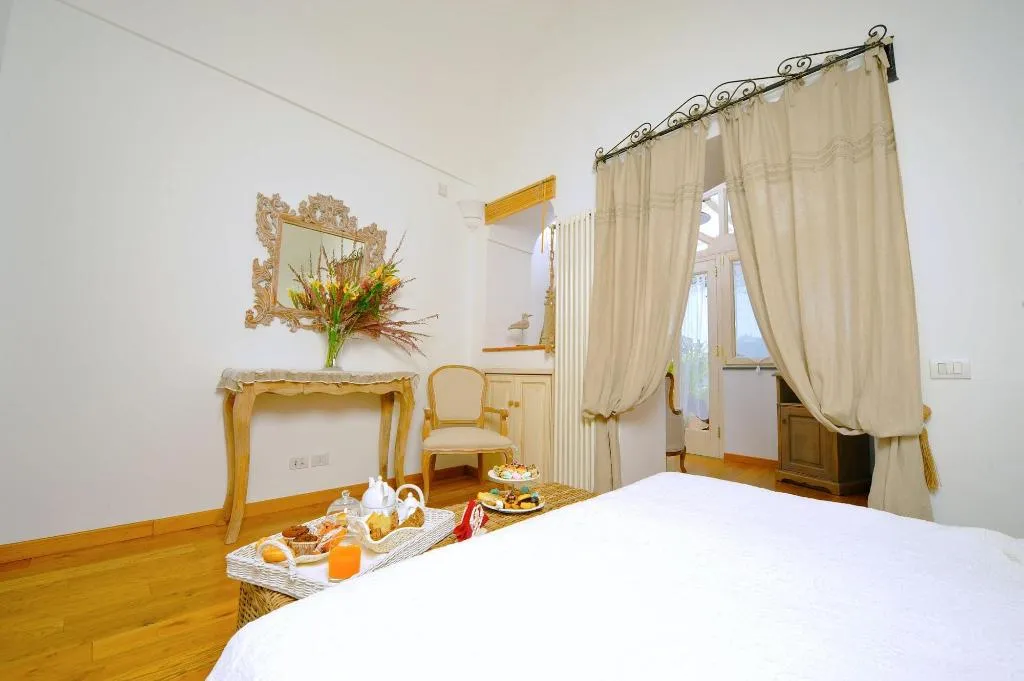 Room, Villa Mary, Naples