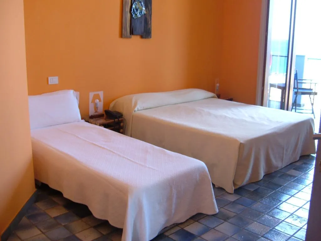 TRIPLE STANDARD Room, Appartamenti Esperia, Catania