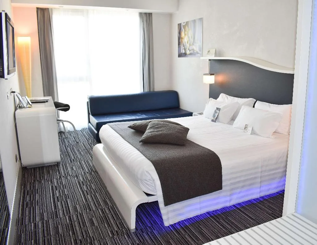 TRIPLE STANDARD Room, Best Western Premier Hotel Royal Santina, Rome