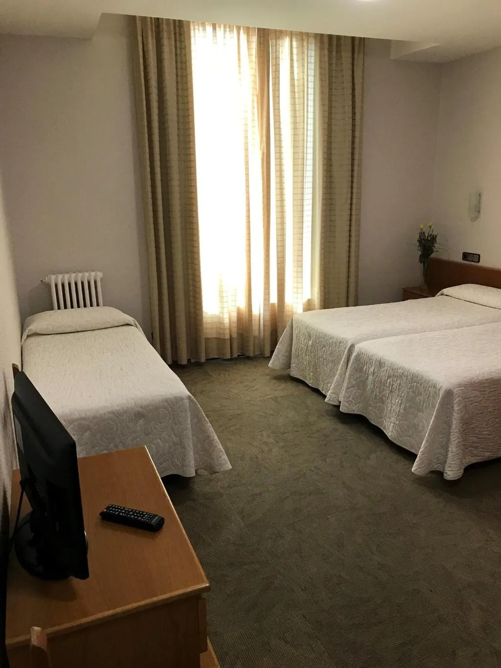 TRIPLE STANDARD Room, Studios Pelayo, Barcelona