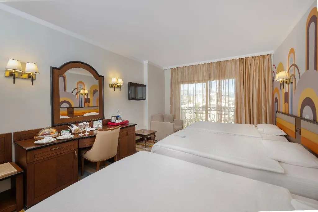 TRIPLE DELUXE MOUNTAIN VIEW Room, Megasaray West Beach Antalya, Antalya
