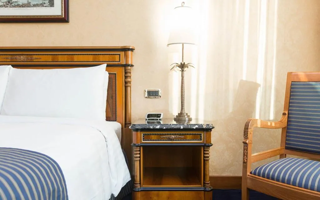 DOUBLE DELUXE KING BED Room, Marriott Hotel Rome Park, Rome