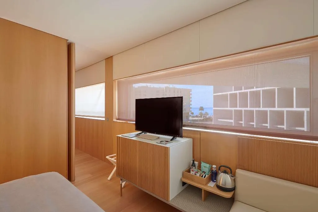 SUITE TWO BEDROOMS Room, Melia Palma Bay, Majorca