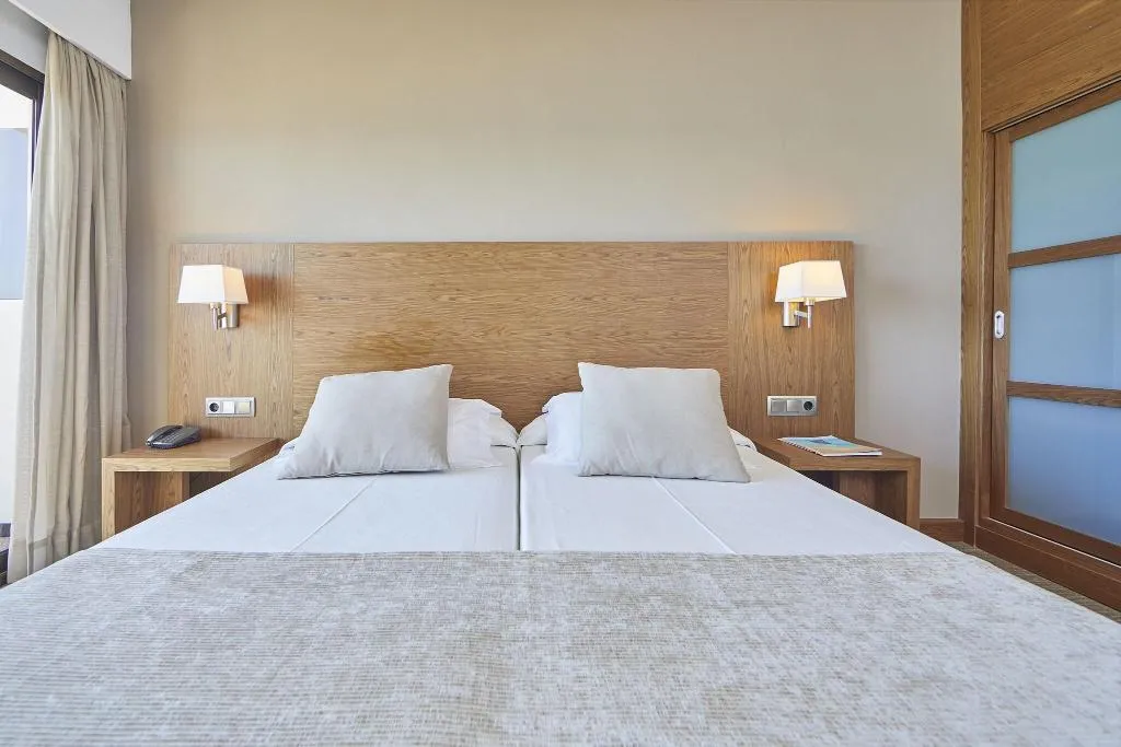 TWIN SEA VIEW WITH BALCONY Room, Playa Golf, Majorca