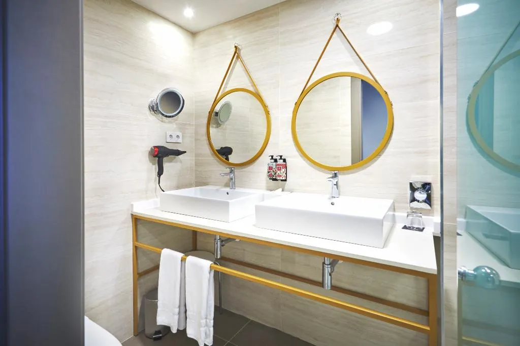 SUITE STANDARD Room, Hesperia Sevilla, Seville