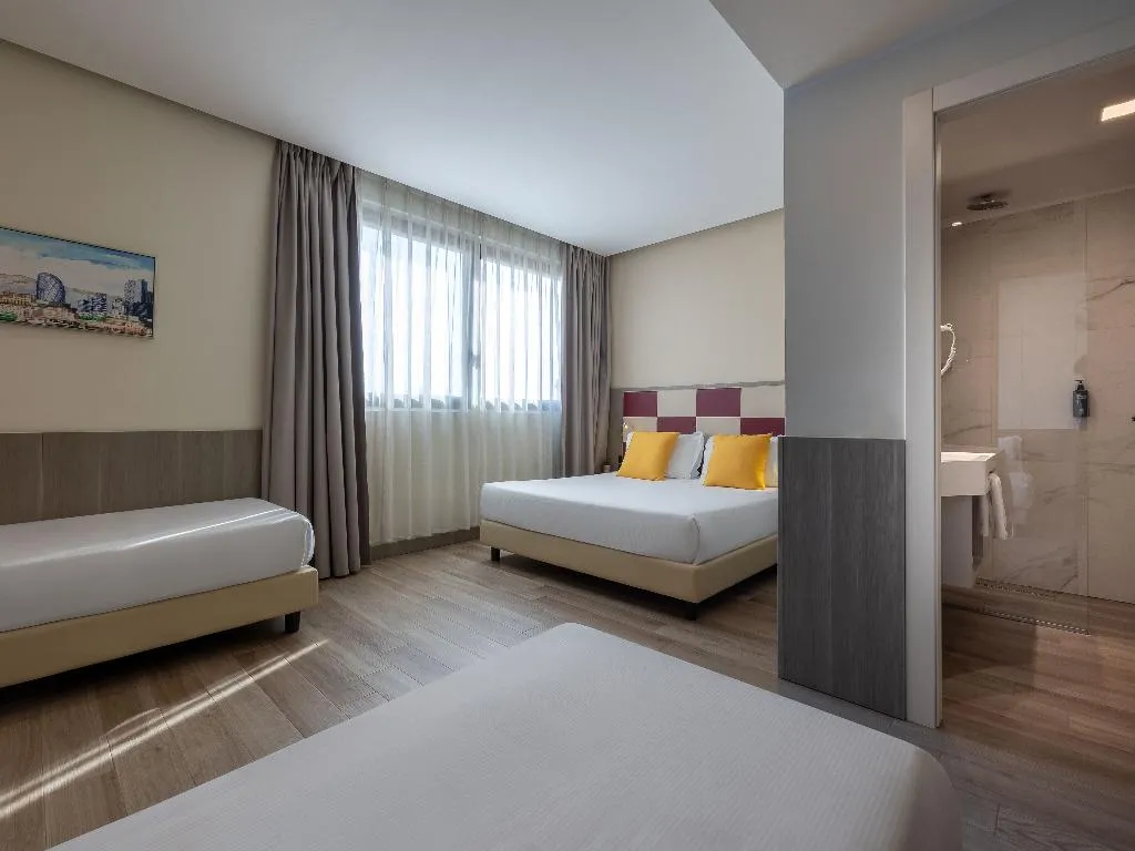 QUADRUPLE STANDARD Room, iH Hotels Milano St. John, Milan