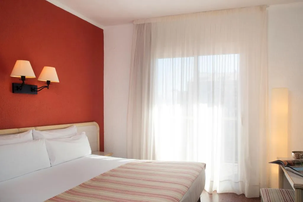 TRIPLE STANDARD Room, Luna Park Hotel Yoga & Spa, Costa Brava