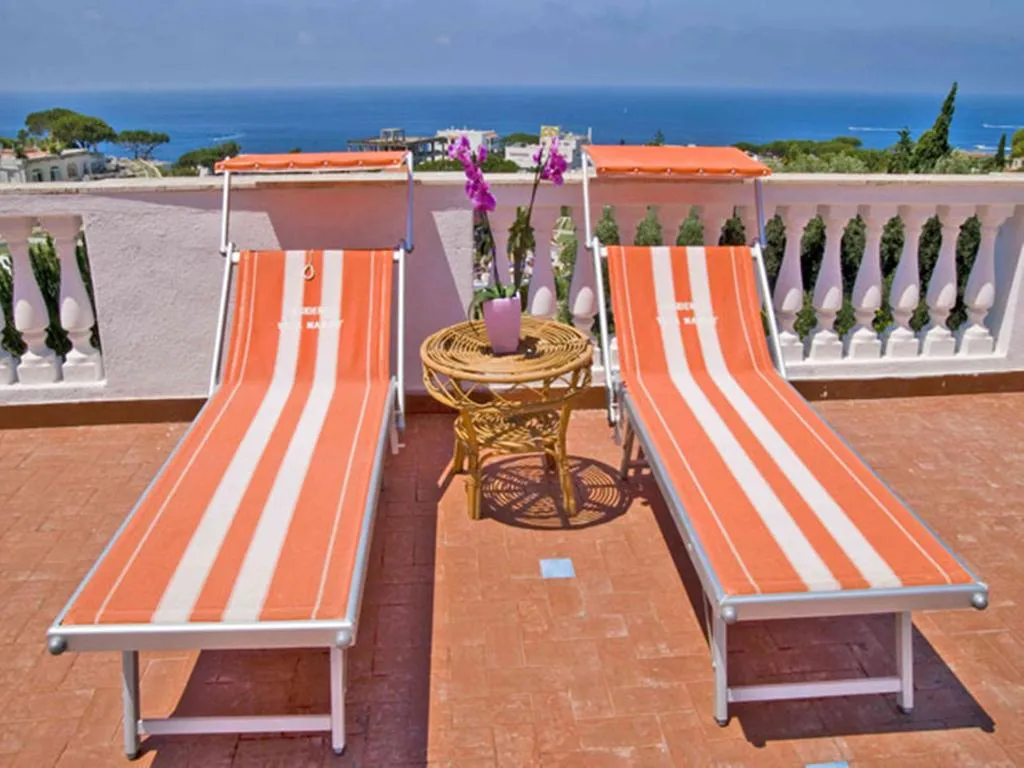 Terrace, Residence Villa Marinù, Naples