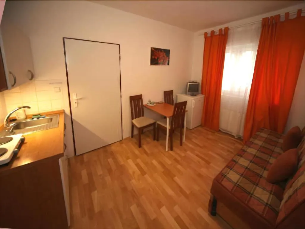 Room, Penzion V Roklích, Prague
