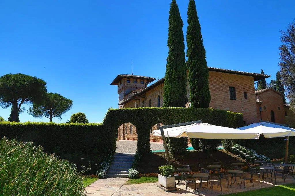 General view, La Collegiata, Florence