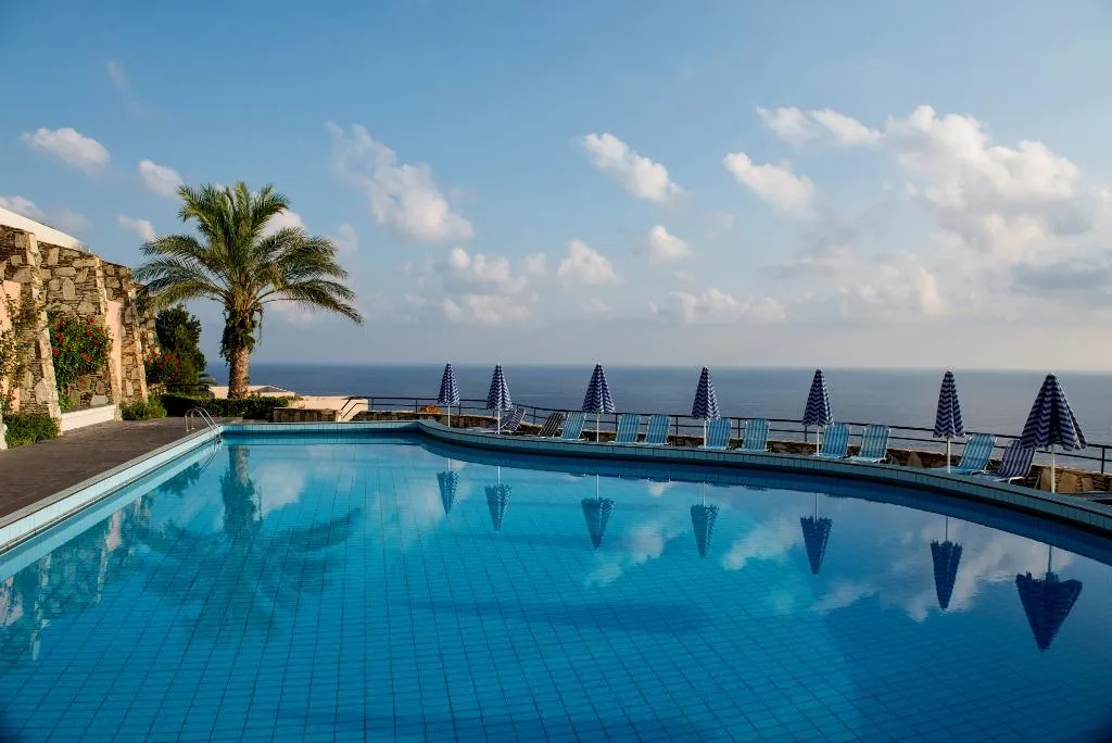 Pool, Athina Palace, Crete
