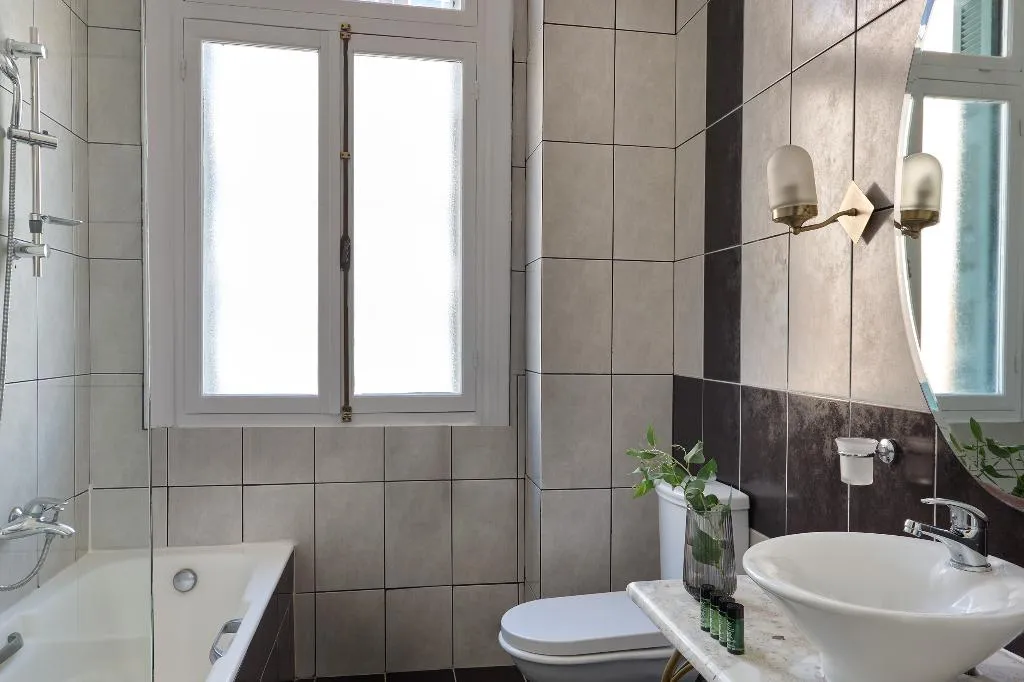 JUNIOR SUITE WITH BALCONY Room, Delphi Art Hotel, Athens