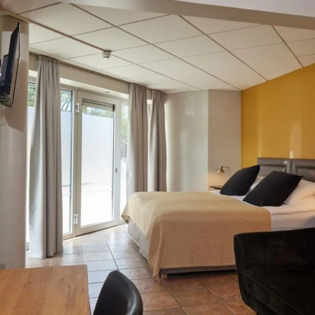Double or Twin STANDARD Room, Hotel Fron, Reykjavik