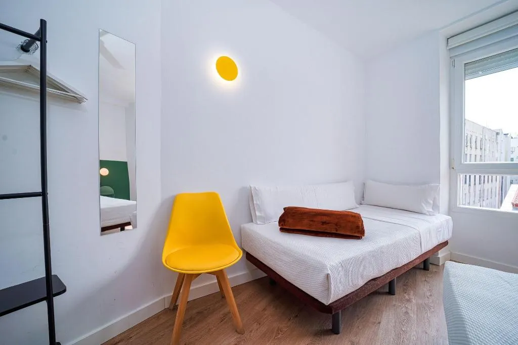 Room, Angelitomad, Madrid