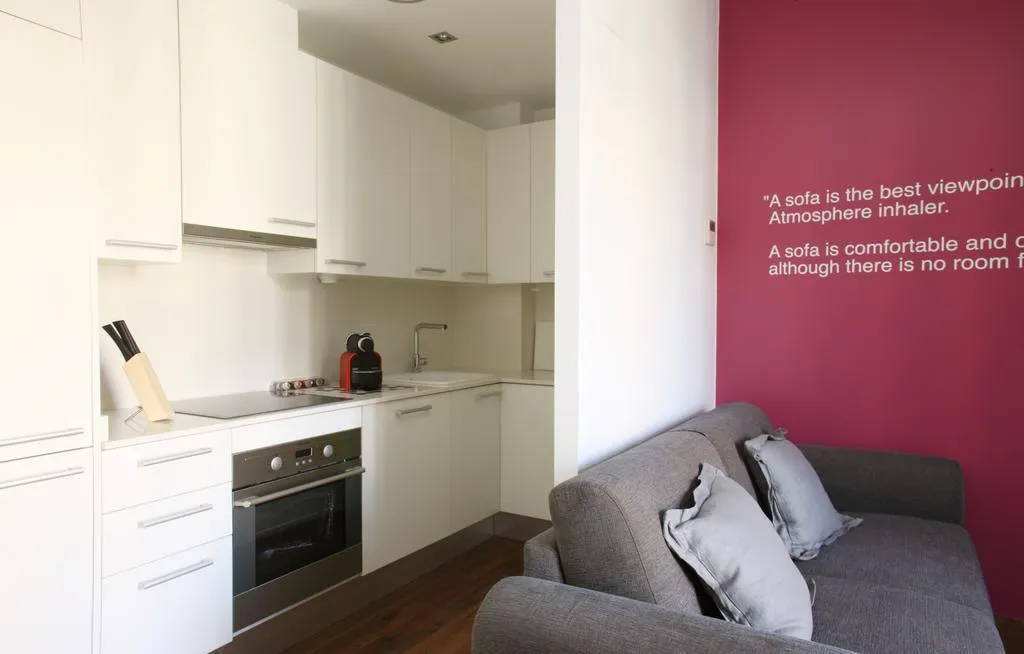 APARTMENT CAPACITY 4 ONE BEDROOM Room, MH Apartments Suites, Barcelona