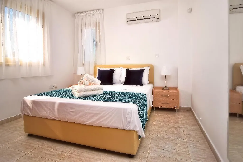 VILLA FIVE BEDROOMS Room, Dionysos Villa, Cyprus