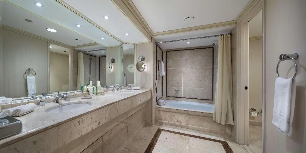 SUITE EXECUTIVE Room, Hilton Izmir, Izmir