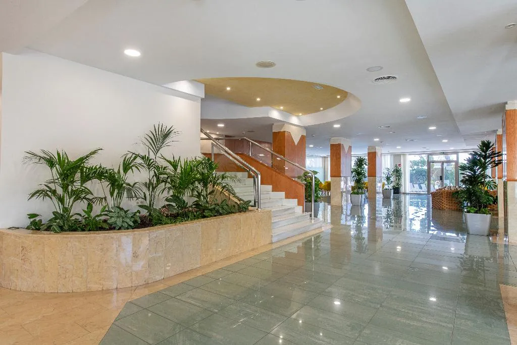 Lobby, Obelisco, Majorca