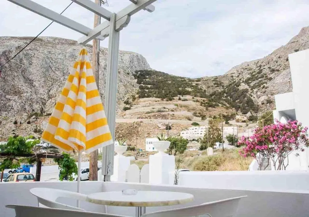 General view, Sail Inn, Santorini