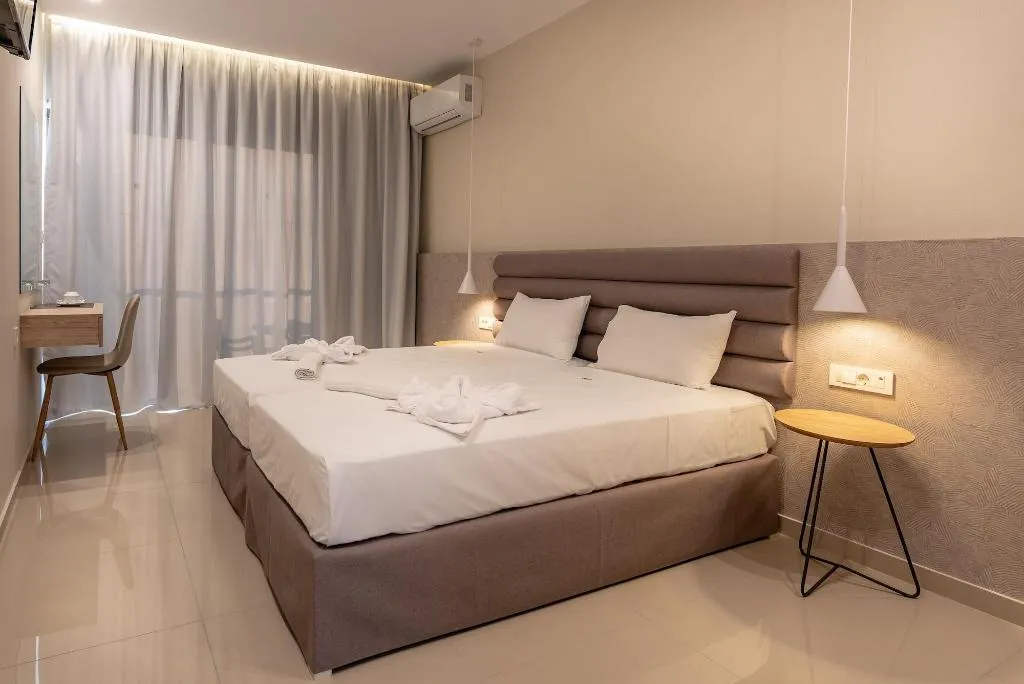 Room, Papillon, Zante