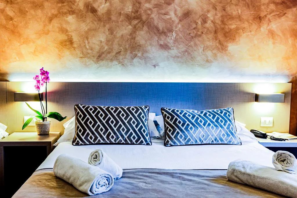 TRIPLE STANDARD Room, Albergo Firenze, Florence