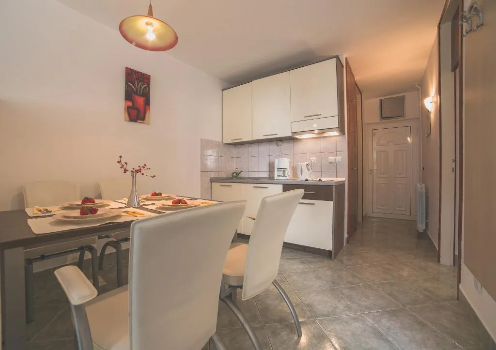 APARTMENT ONE BEDROOM Room, Beach Apartments Lavica, Split