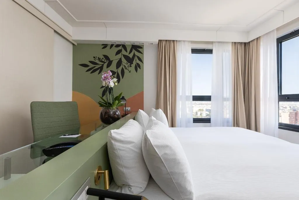 DOUBLE DELUXE KING BED Room, DoubleTree by Hilton Florence Metropole, Florence