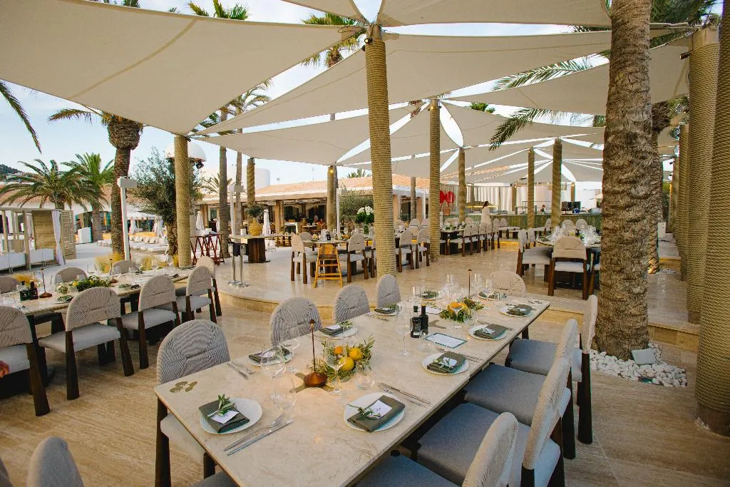 Bar, Destino Five Ibiza 5 Grand Luxe Resort, Ibiza