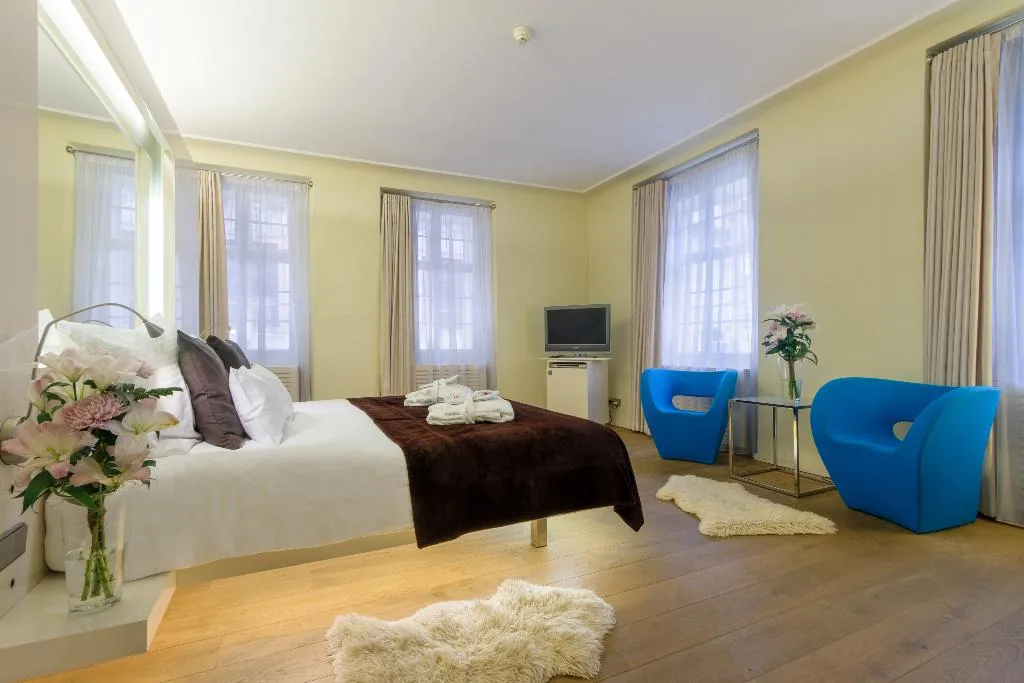 Double or Twin DELUXE Room, Three Storks Hotel, Prague