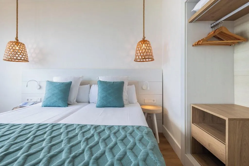 TWIN DELUXE SEA VIEW Room, Leonardo Royal & Suites hotel Ibiza Santa Eulalia, Ibiza