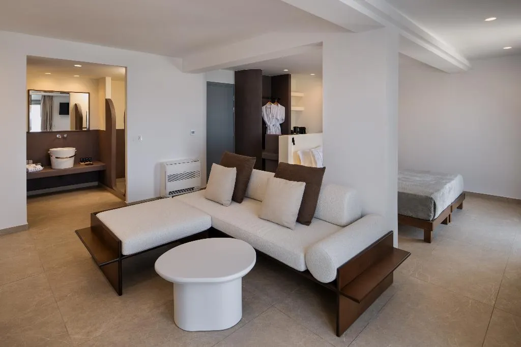 SUITE BEACH FRONT Room, Aelia Thalassa, Santorini