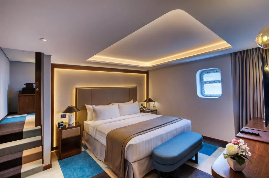 Room, Queen Elizabeth 2, Dubai