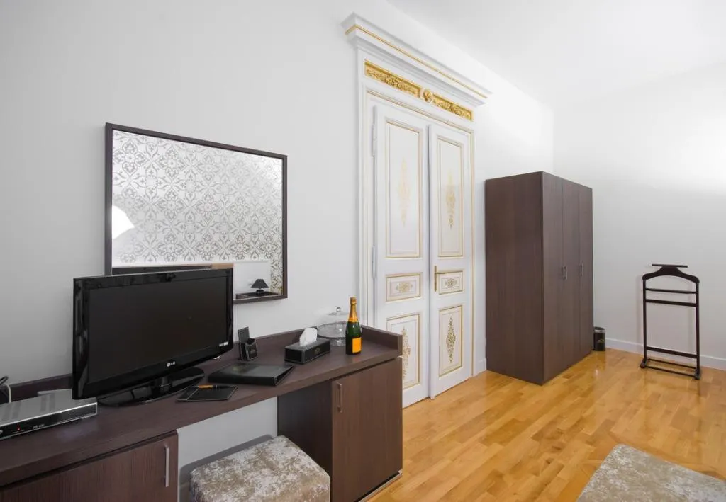 JUNIOR SUITE STANDARD Room, Deminka Palace, Prague