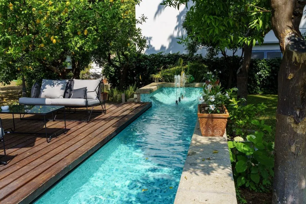 Sports and Entertainment, Villa Manning Relais, Naples