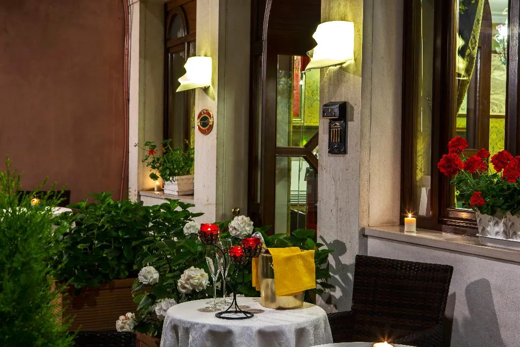Terrace, Ateneo, Venice