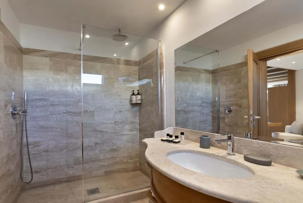 SUITE POOL VIEW Room, Grand Relais dei Nuraghi, Olbia