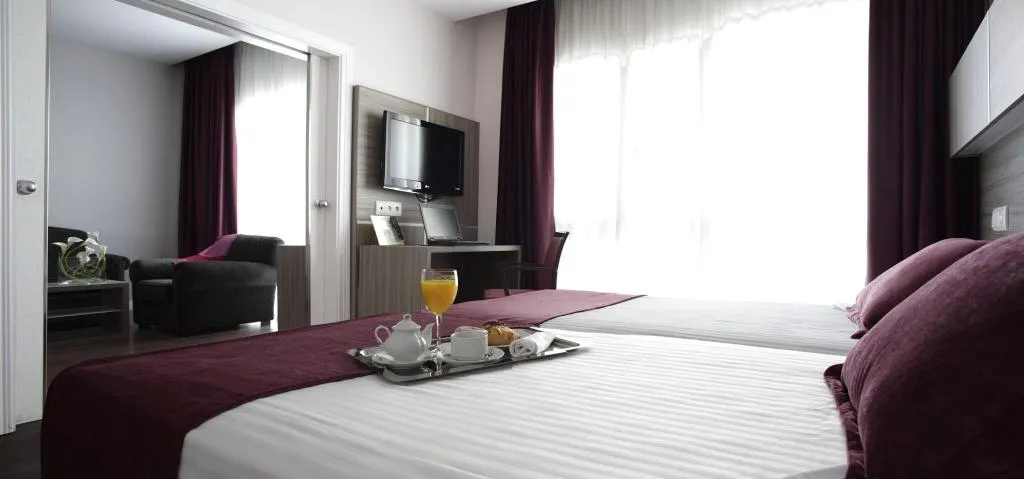 TWIN SUPERIOR Room, Serrano, Madrid