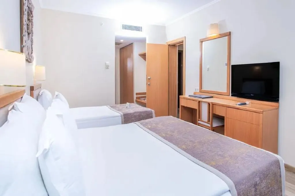 FAMILY ROOM ONE BEDROOM ONE BATHROOM Room, Miramare Queen, Antalya