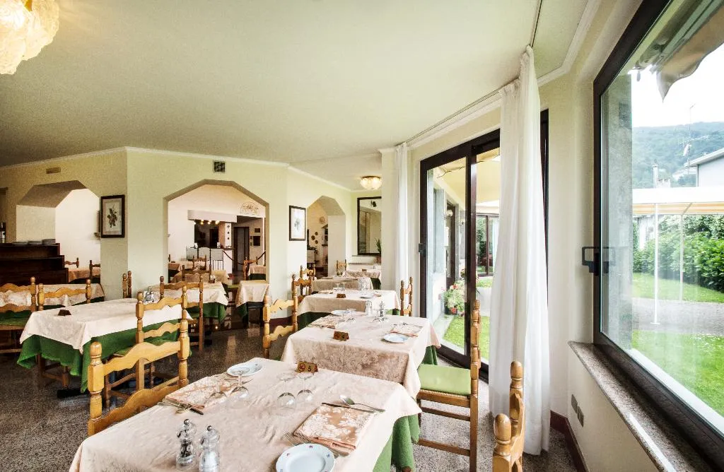 Restaurant, Lido La Perla Nera Hotel, Milan