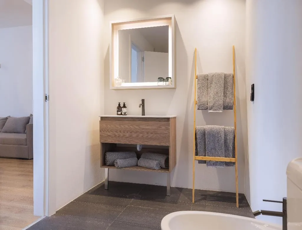 JUNIOR SUITE STANDARD Room, Innside Barcelona Aeropuerto, Barcelona