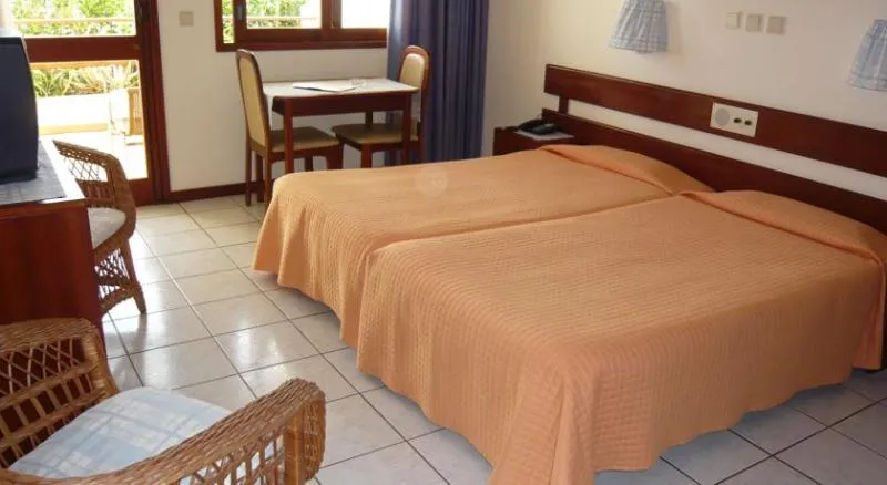 STUDIO ECONOMY Room, Vila Ventura, Madeira