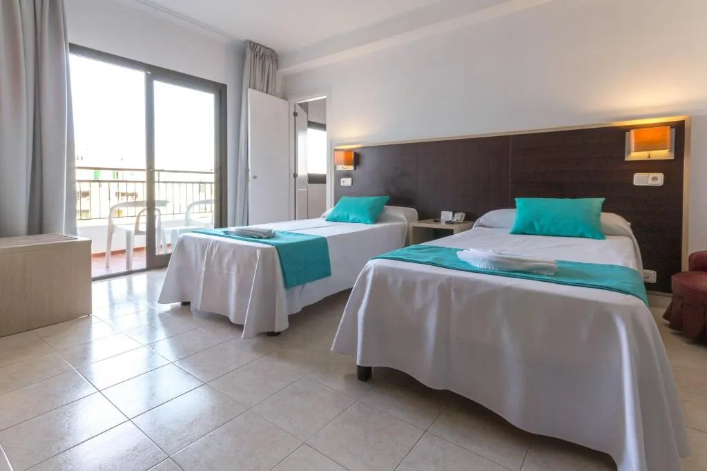 Room, Orosol, Ibiza