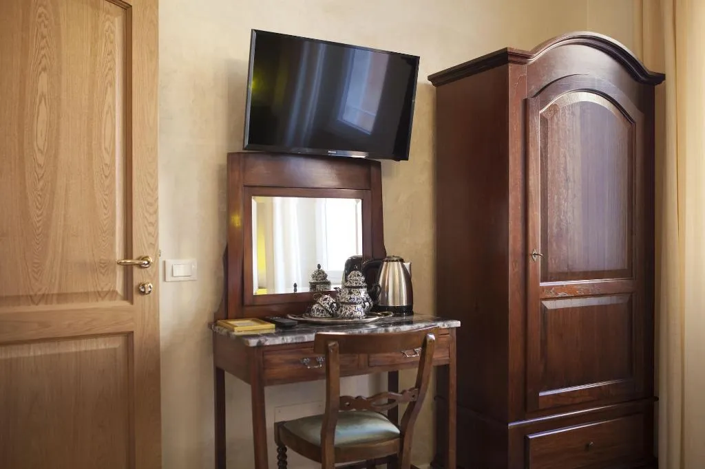 Room, Regina Bed & Breakfast, Rome