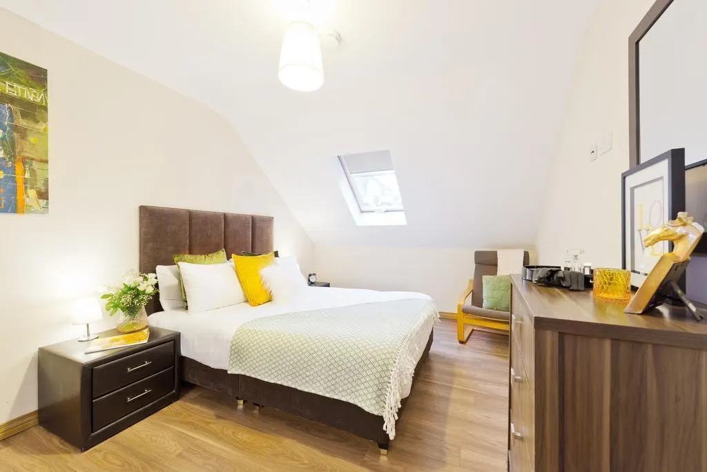 APARTMENT ONE BEDROOM Room, Five Lamps Suites, Dublin