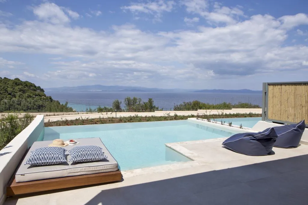 SUITE ONE BEDROOM Room, MERAVIA Leonardo Limited Edition, Halkidiki