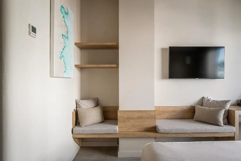 Double or Twin WITH TERRACE Room, Delfin, Costa Brava