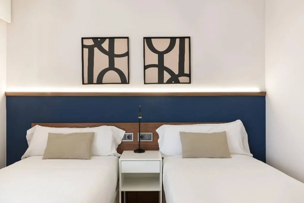Double or Twin WITH BALCONY Room, Roisa Hostal Boutique, Madrid