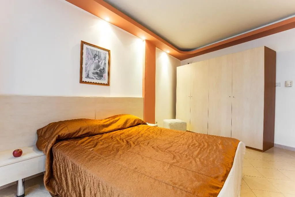 APARTMENT TWO BEDROOMS Room, Gold Pearl Hotel, Bourgas